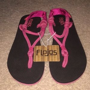 Flojos sandals